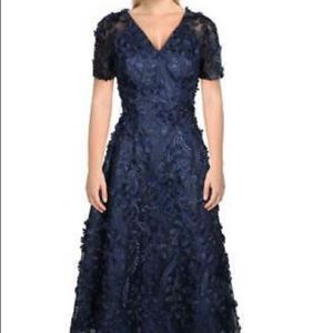 Carmen Marc Valvo Women’s Embroidered Infusion Dress